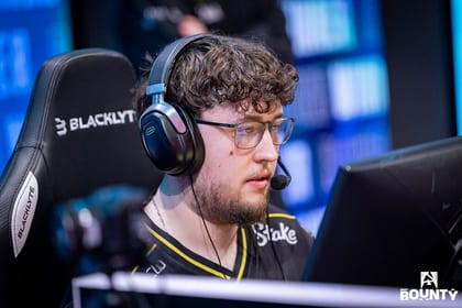 ZywOo headshot